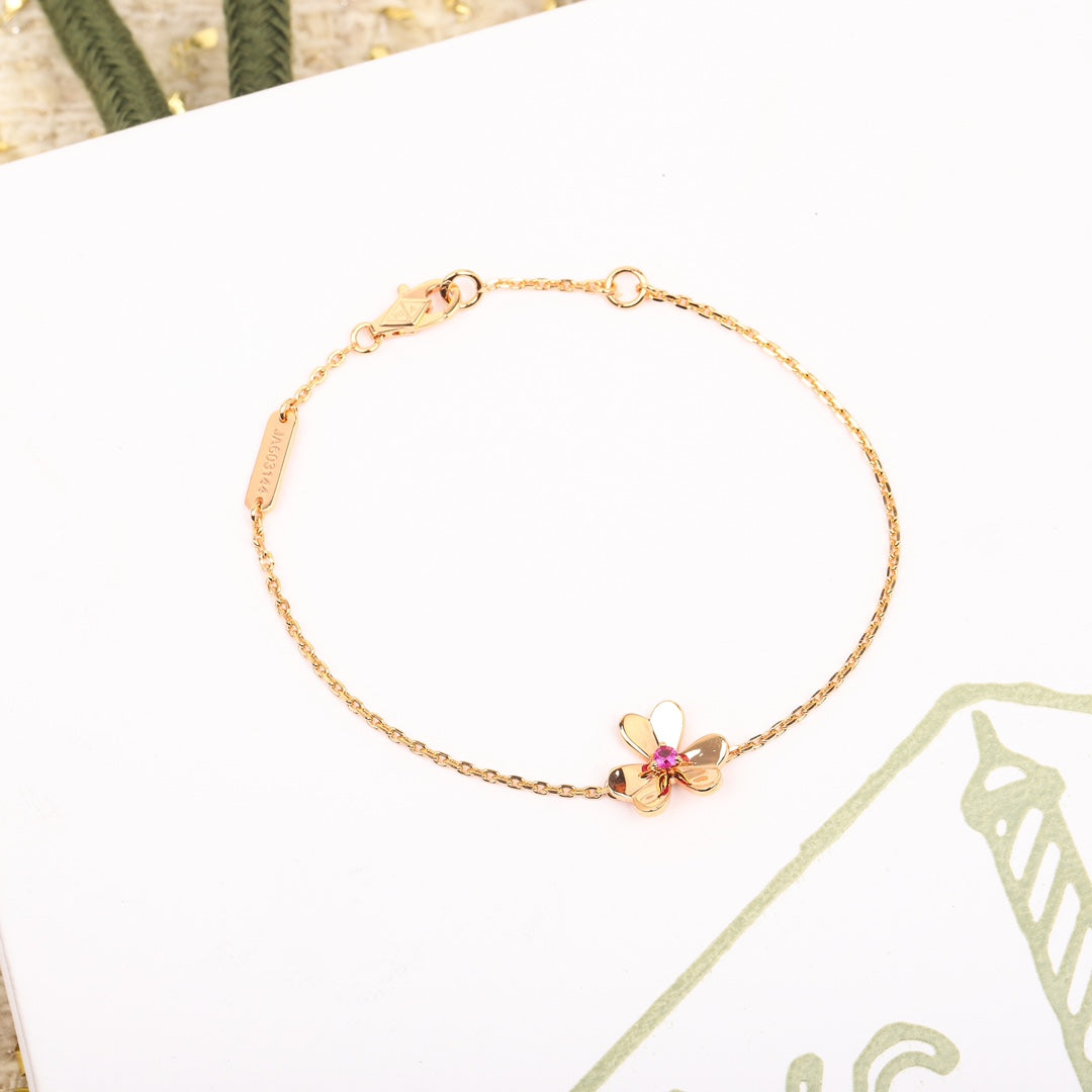 【関税負担なし・送料無料・代引可】ヴァンクリーフ&アーペル ブレスレット 未使用 箱付き