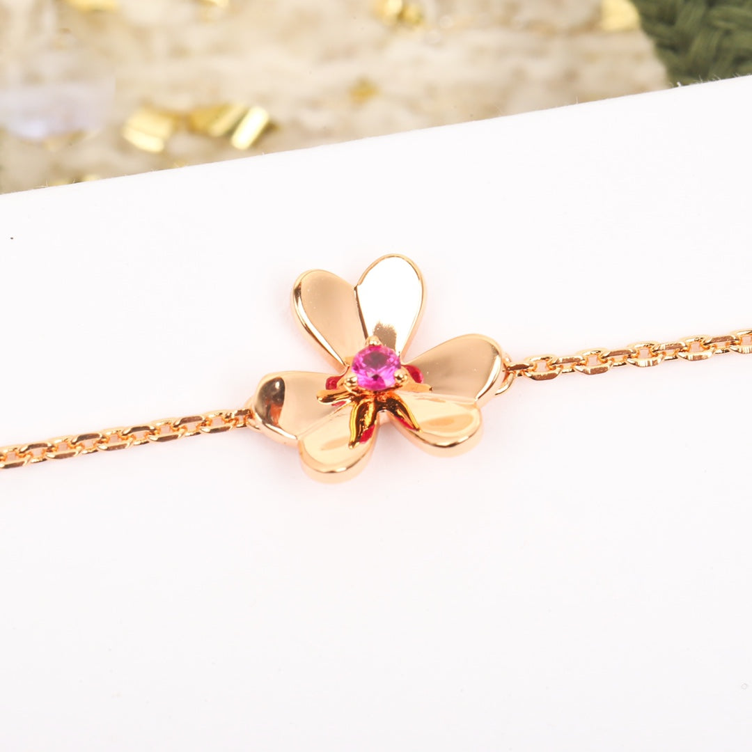 【関税負担なし・送料無料・代引可】ヴァンクリーフ&アーペル ブレスレット 未使用 箱付き