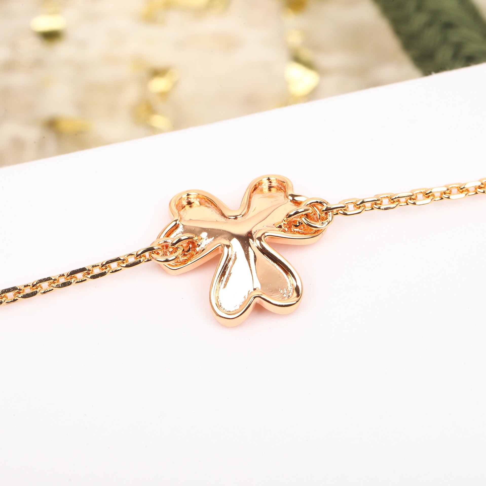 【関税負担なし・送料無料・代引可】ヴァンクリーフ&アーペル ブレスレット 未使用 箱付き