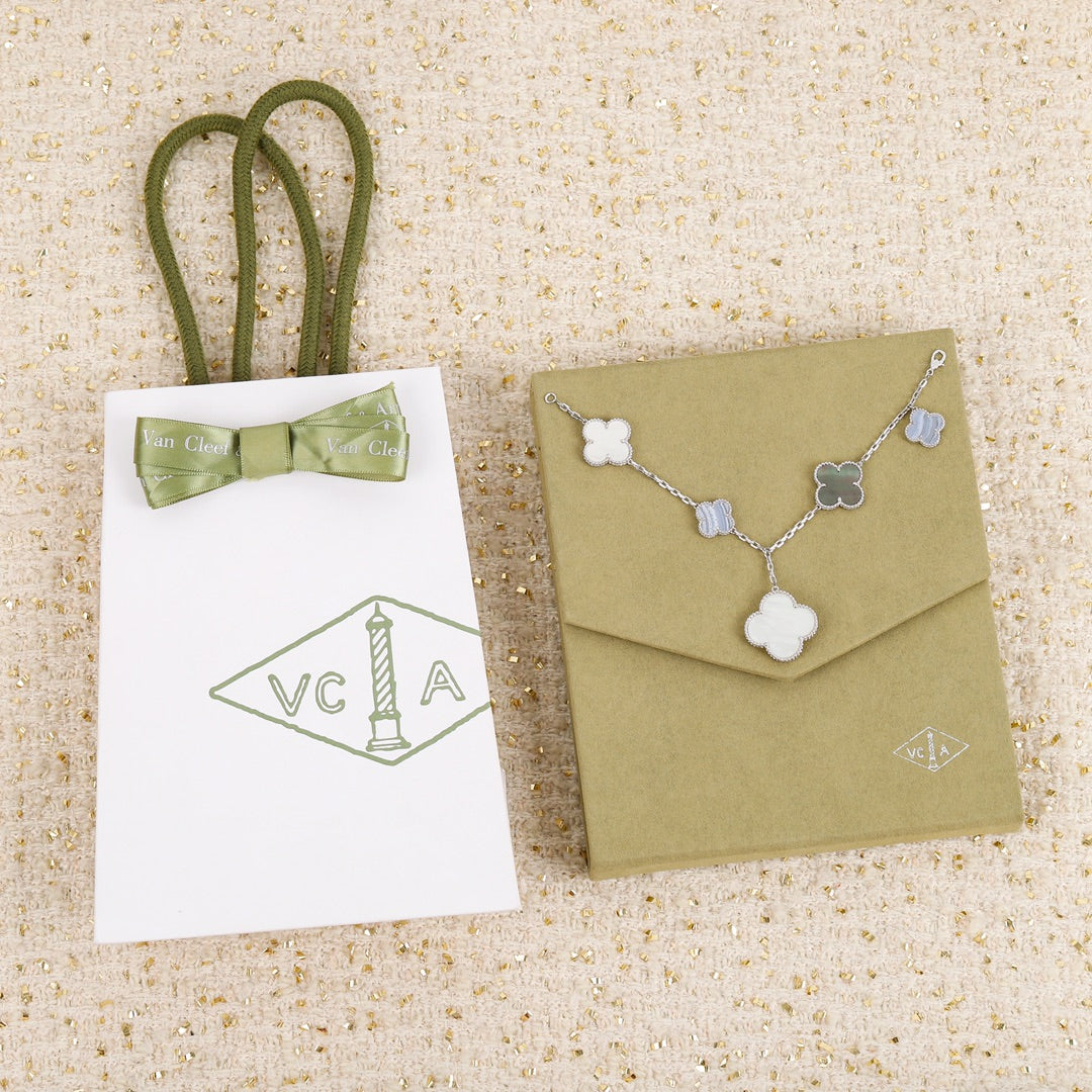 【関税負担なし・送料無料・代引可】ヴァンクリーフ&アーペル ブレスレット 未使用 箱付き