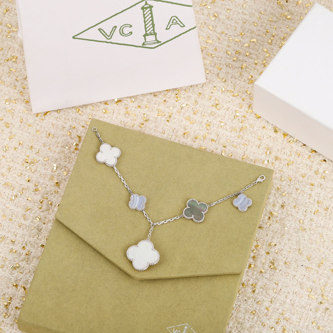 【関税負担なし・送料無料・代引可】ヴァンクリーフ&アーペル ブレスレット 未使用 箱付き