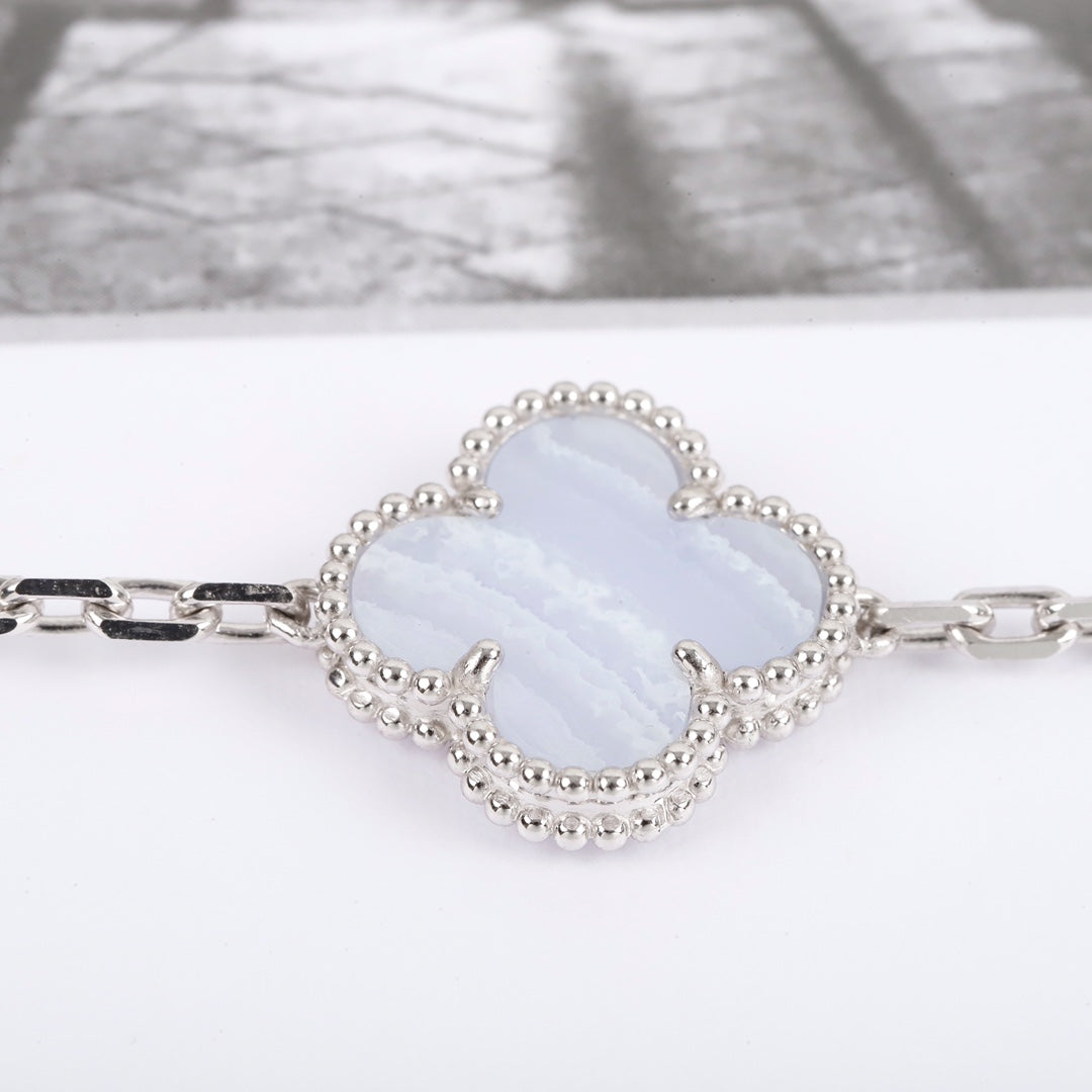 【関税負担なし・送料無料・代引可】ヴァンクリーフ&アーペル ブレスレット 未使用 箱付き