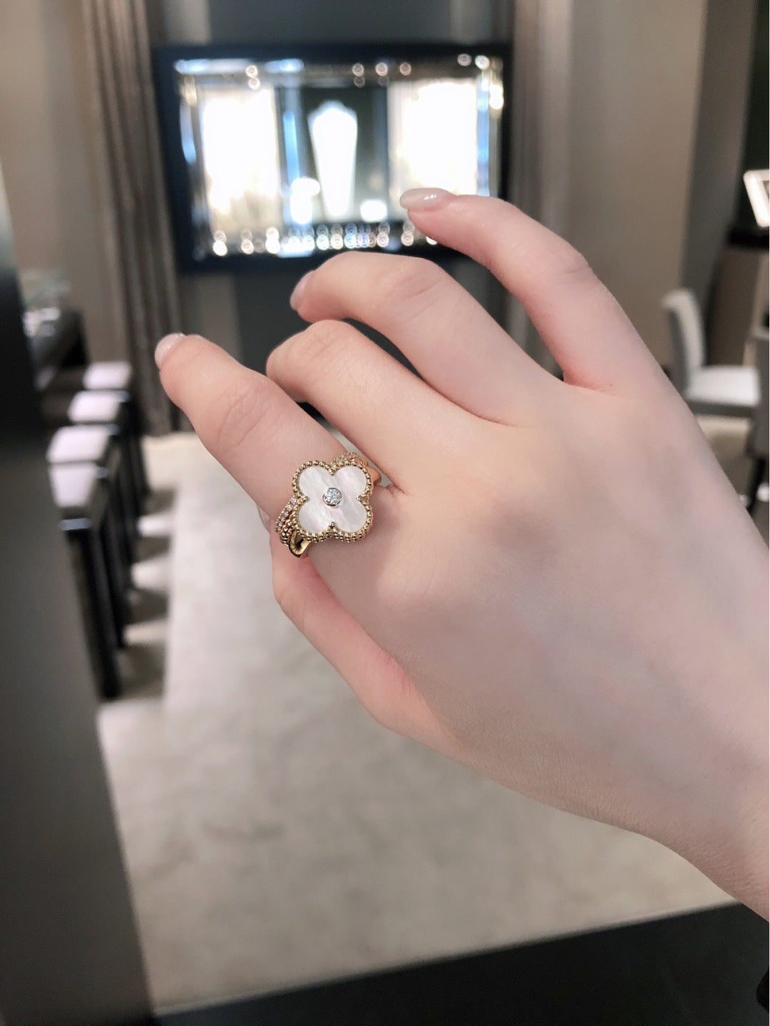 【関税負担なし・送料無料・代引可】ヴァンクリーフ&アーペル リング 未使用 箱付き