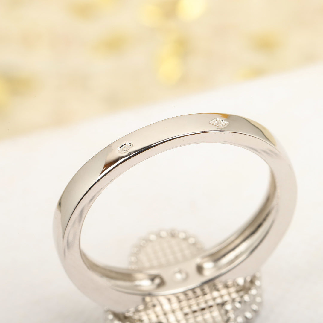 【関税負担なし・送料無料・代引可】ヴァンクリーフ&アーペル リング 未使用 箱付き