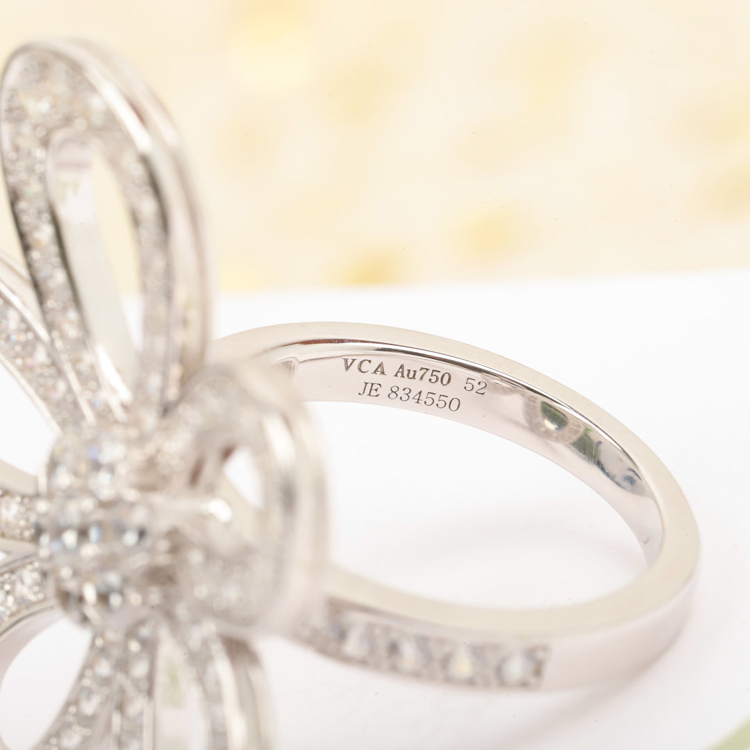 【関税負担なし・送料無料・代引可】ヴァンクリーフ&アーペル リング 未使用 箱付き