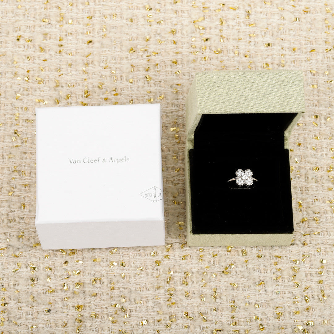 【関税負担なし・送料無料・代引可】ヴァンクリーフ&アーペル リング 未使用 箱付き