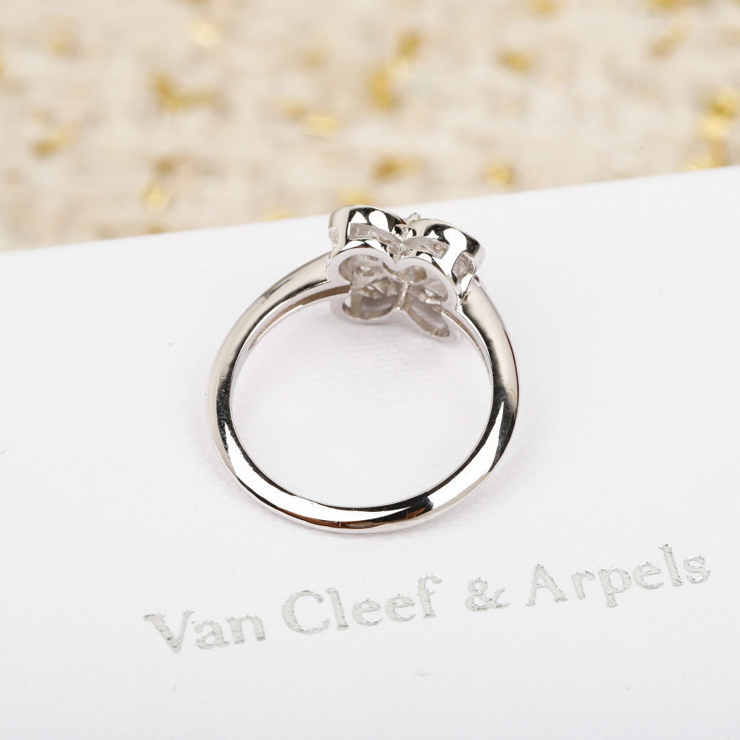 【関税負担なし・送料無料・代引可】ヴァンクリーフ&アーペル リング 未使用 箱付き