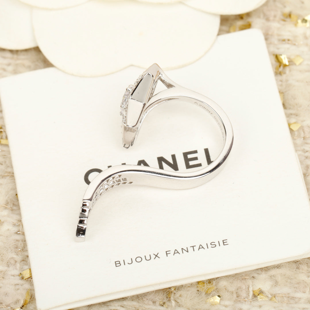 【関税負担なし・送料無料・代引可】【売れ筋】シャネル リング 未使用 箱付き