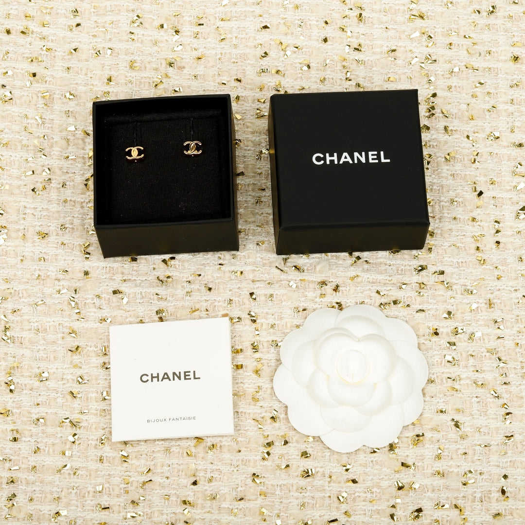 【関税負担なし・送料無料・代引可】シャネル ピアス 未使用 箱付き