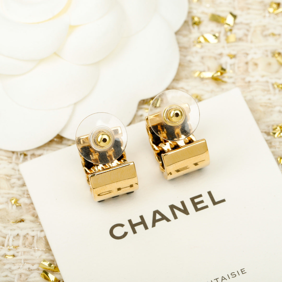 【関税負担なし・送料無料・代引可】シャネル ピアス 未使用 箱付き