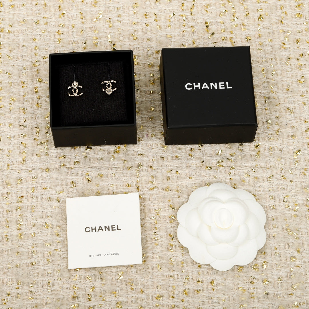 【関税負担なし・送料無料・代引可】シャネル ピアス 未使用 箱付き