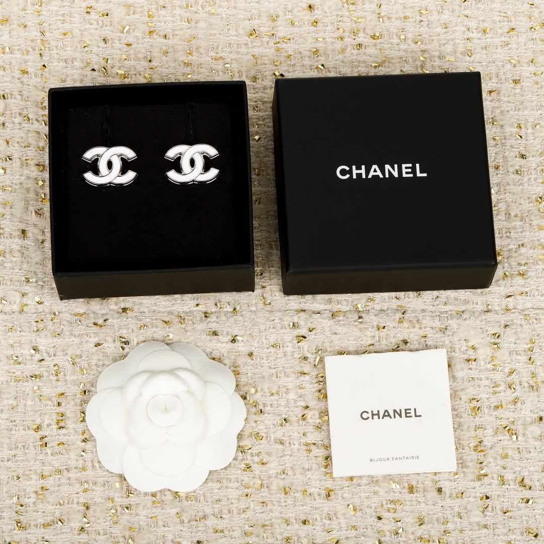 【関税負担なし・送料無料・代引可】シャネル ピアス 未使用 箱付き