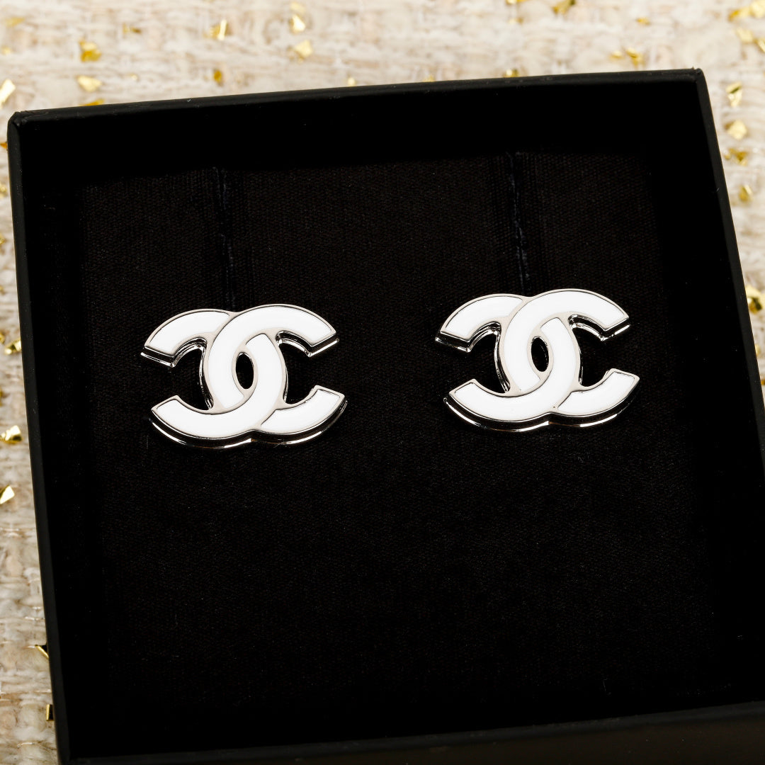 【関税負担なし・送料無料・代引可】シャネル ピアス 未使用 箱付き