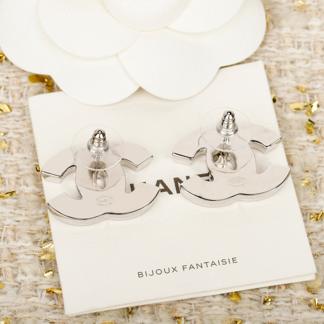 【関税負担なし・送料無料・代引可】シャネル ピアス 未使用 箱付き