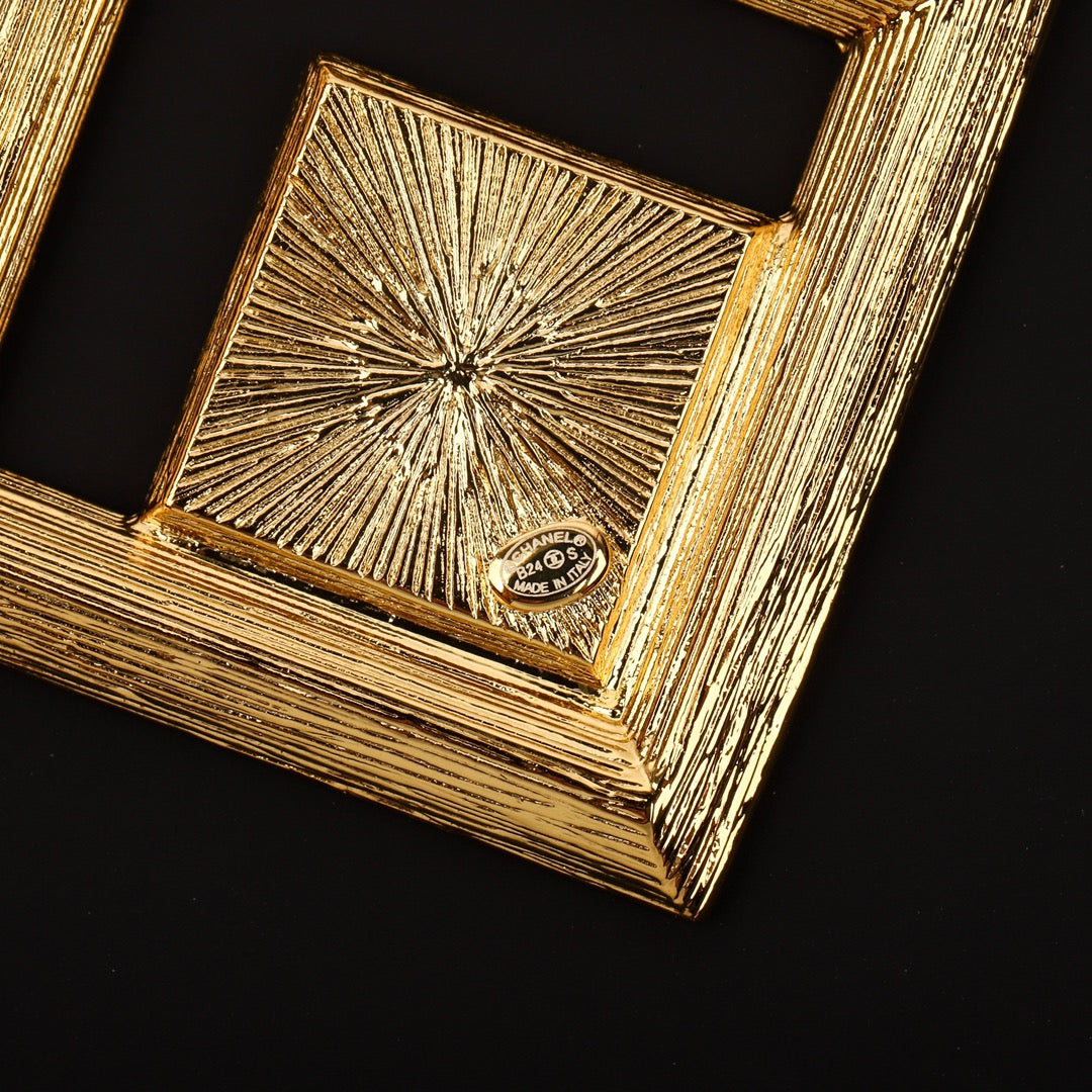 【関税負担なし・送料無料・代引可】シャネル ピアス 未使用 箱付き