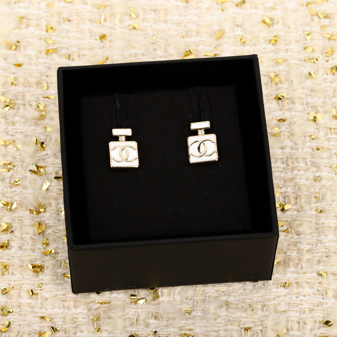 【関税負担なし・送料無料・代引可】シャネル ピアス 未使用 箱付き