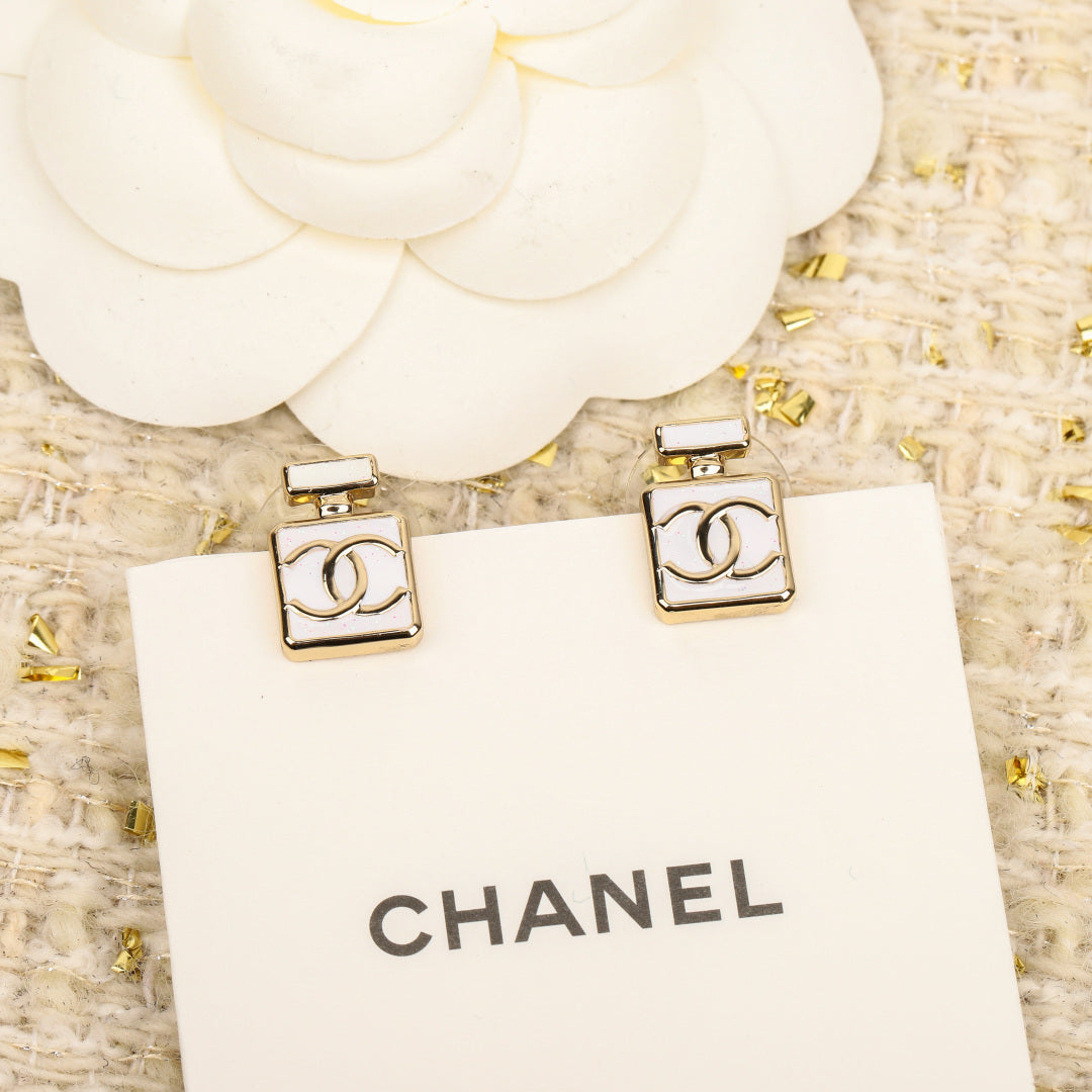 【関税負担なし・送料無料・代引可】シャネル ピアス 未使用 箱付き