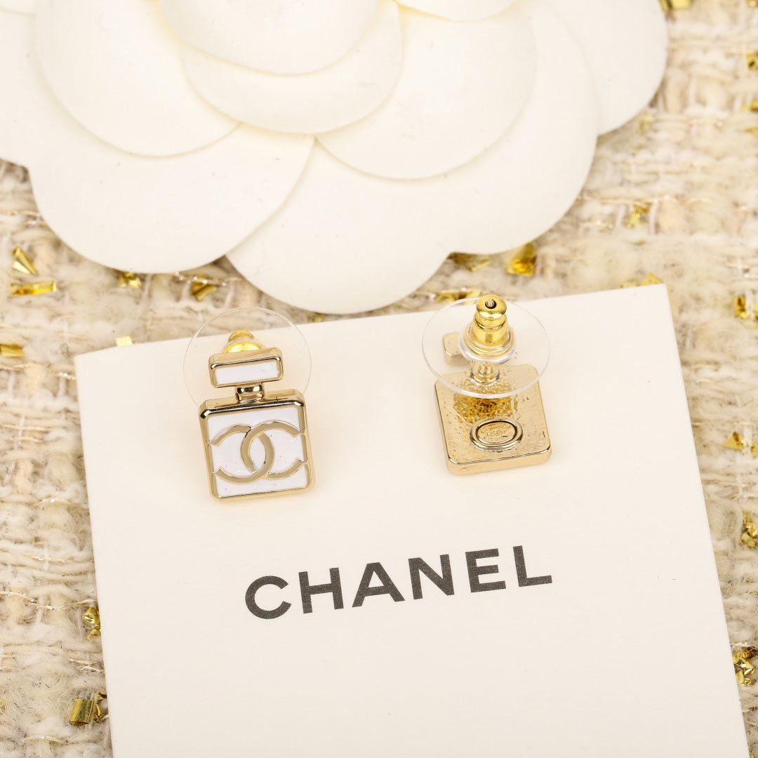 【関税負担なし・送料無料・代引可】シャネル ピアス 未使用 箱付き