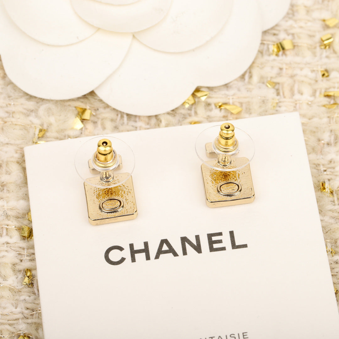 【関税負担なし・送料無料・代引可】シャネル ピアス 未使用 箱付き
