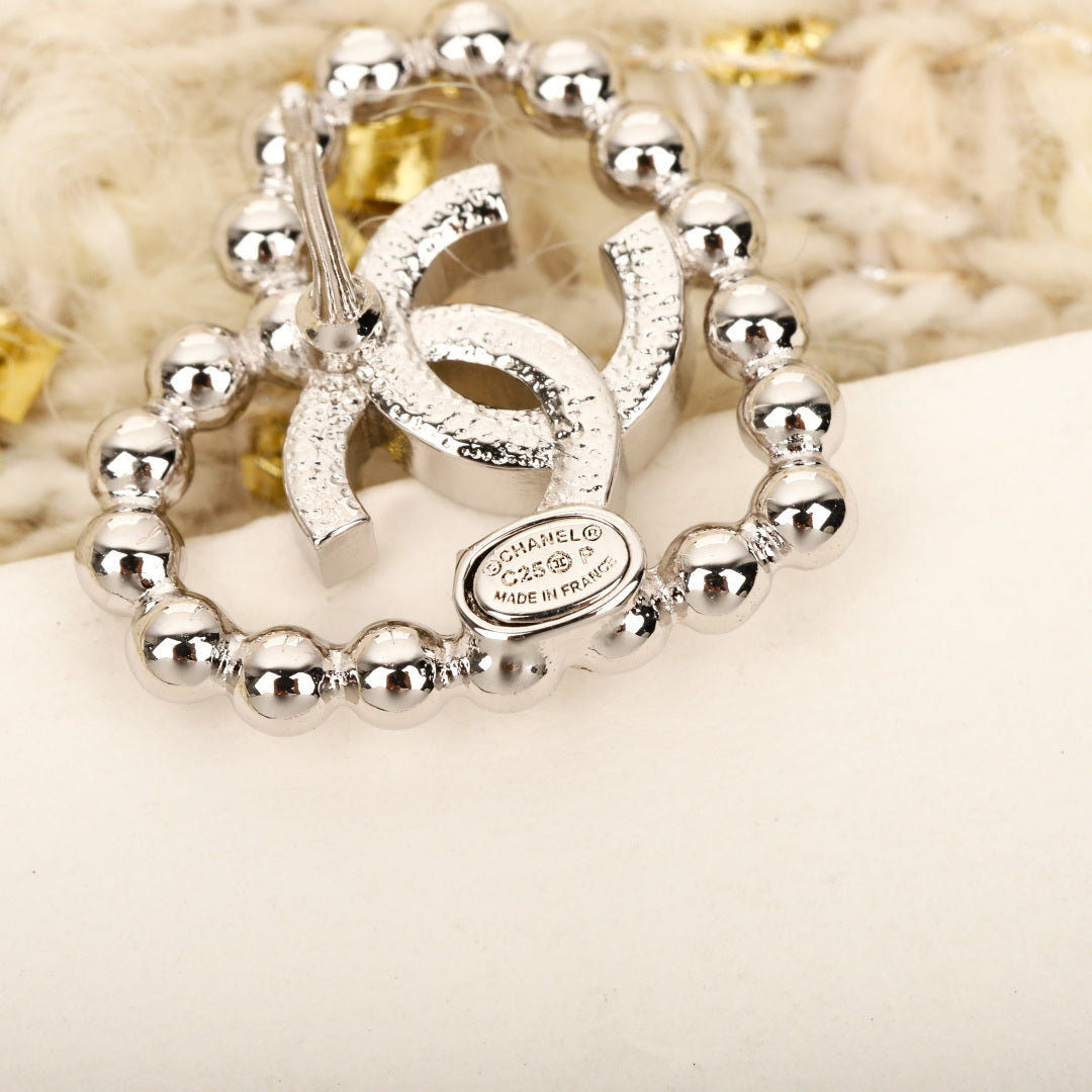 【関税負担なし・送料無料・代引可】シャネル ピアス 未使用 箱付き