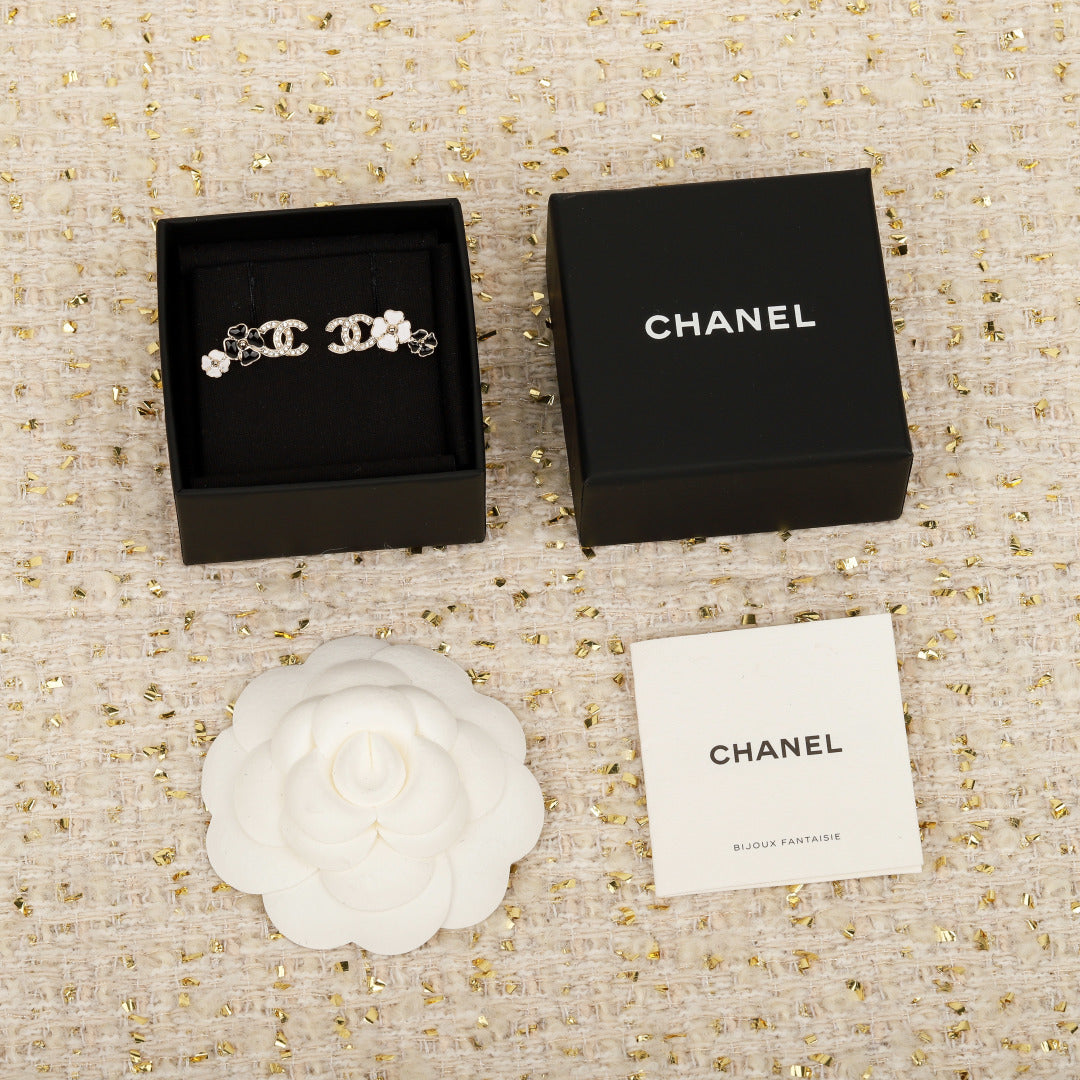 【関税負担なし・送料無料・代引可】シャネル ピアス 未使用 箱付き