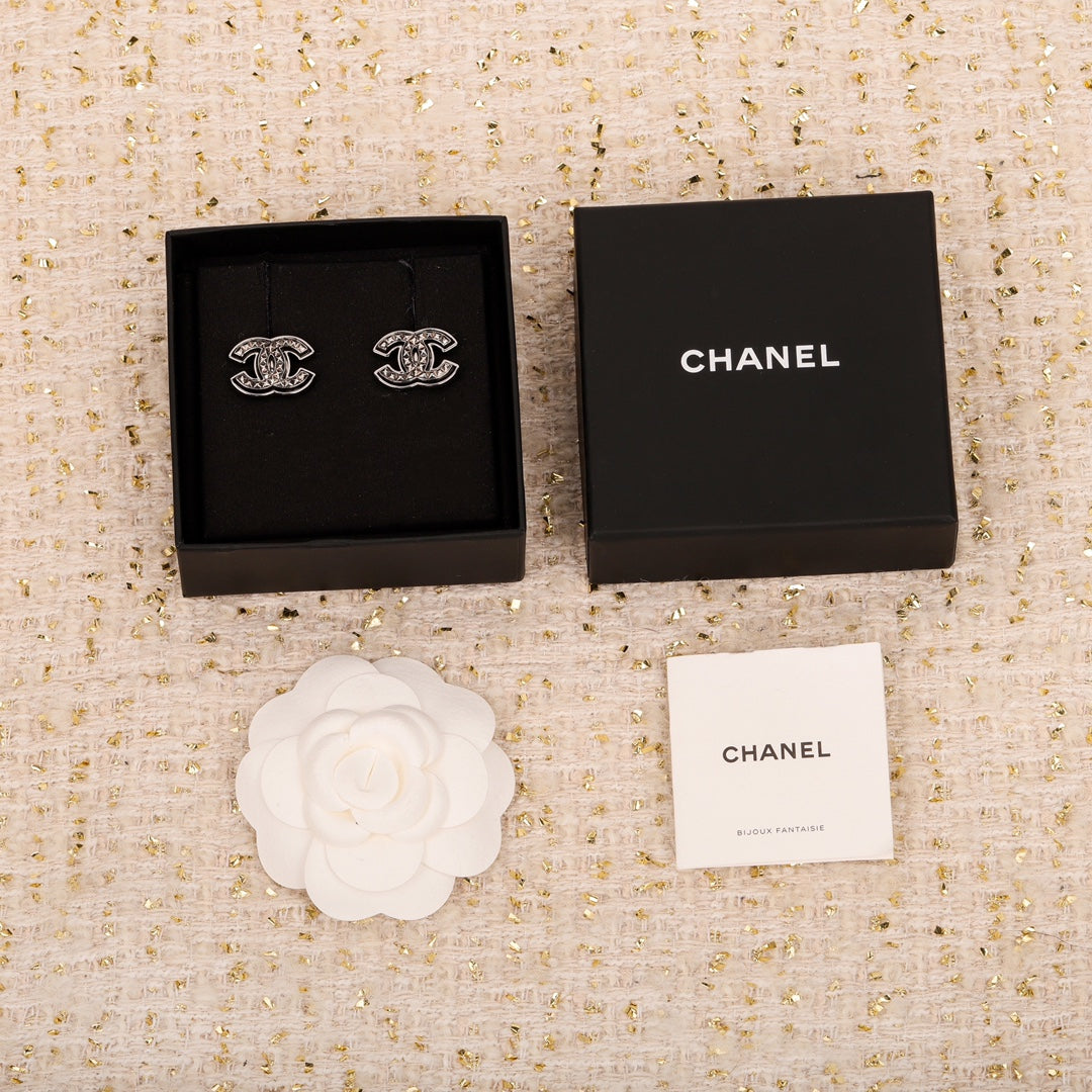 【関税負担なし・送料無料・代引可】シャネル ピアス 未使用 箱付き
