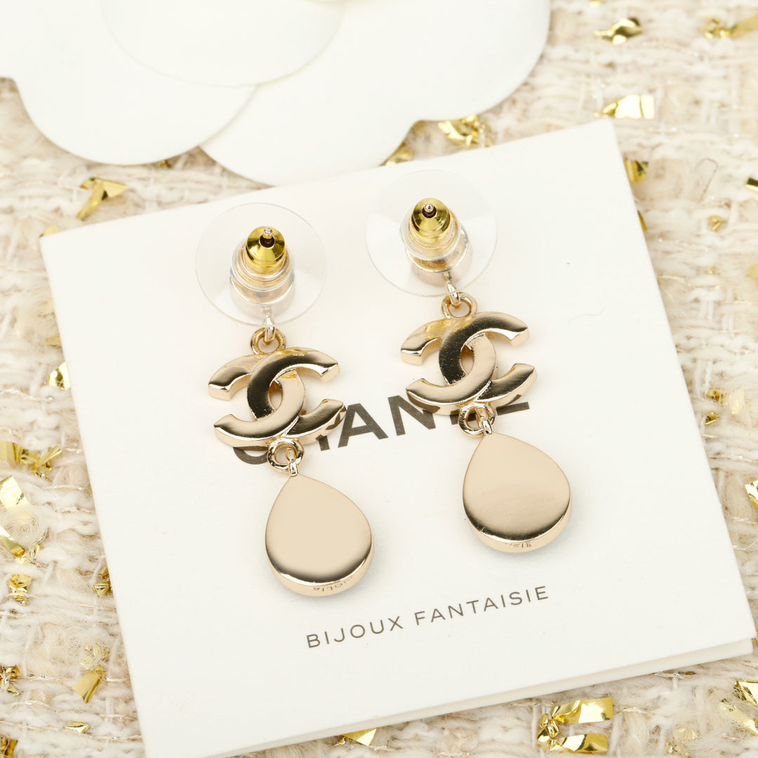 【関税負担なし・送料無料・代引可】【売れ筋】シャネル ピアス 未使用 箱付き