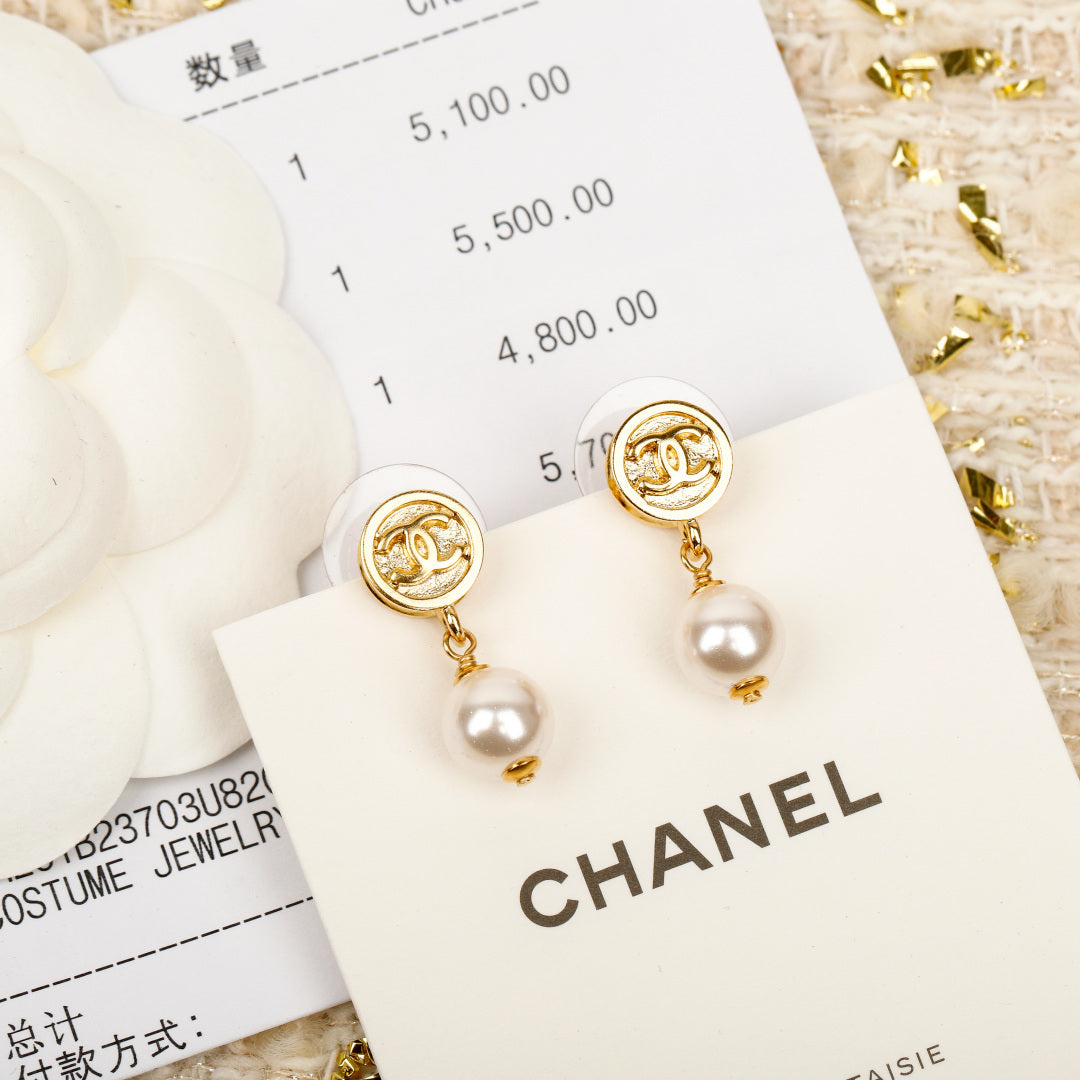 【関税負担なし・送料無料・代引可】シャネル ピアス 未使用 箱付き