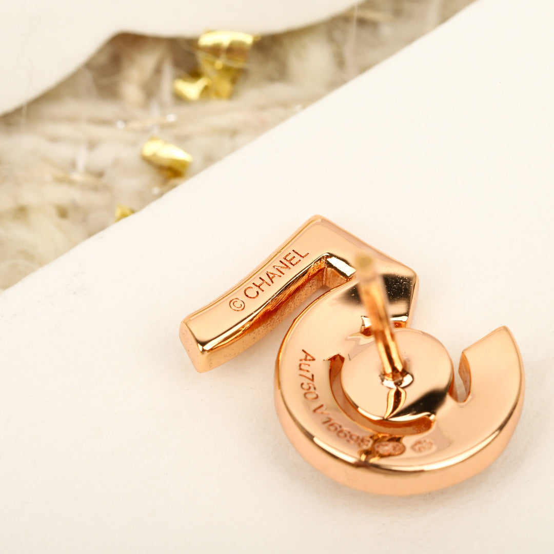 【関税負担なし・送料無料・代引可】シャネル ピアス 未使用 箱付き