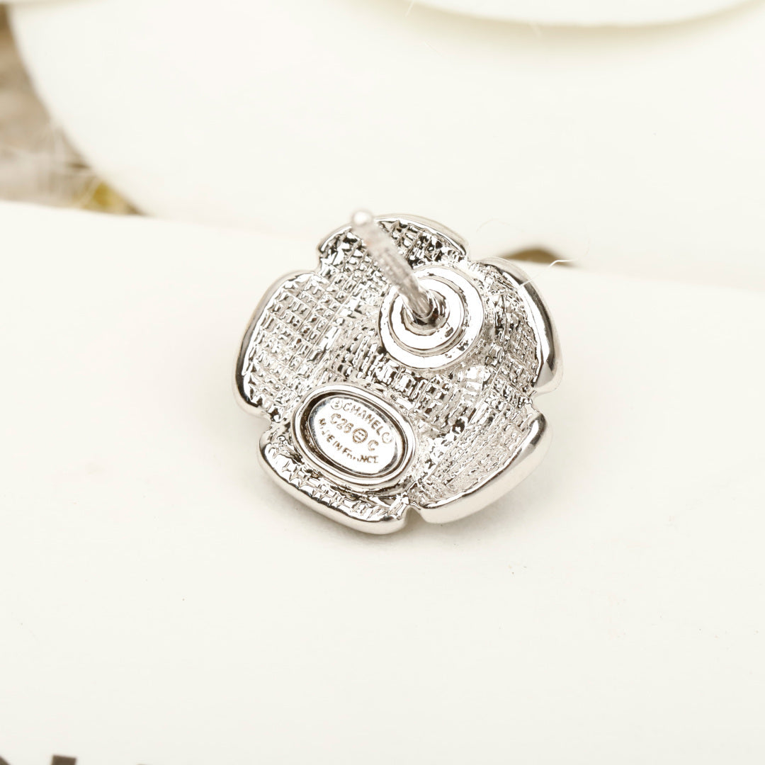 【関税負担なし・送料無料・代引可】シャネル ピアス 未使用 箱付き