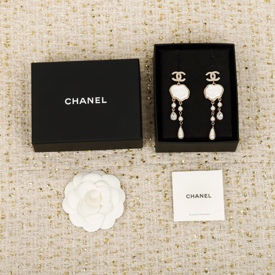 【関税負担なし・送料無料・代引可】シャネル ピアス 未使用 箱付き