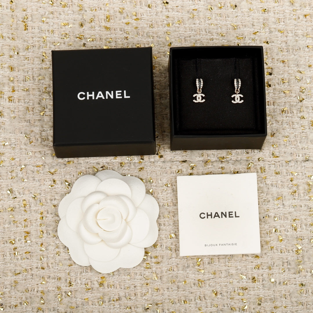 【関税負担なし・送料無料・代引可】シャネル ピアス 未使用 箱付き
