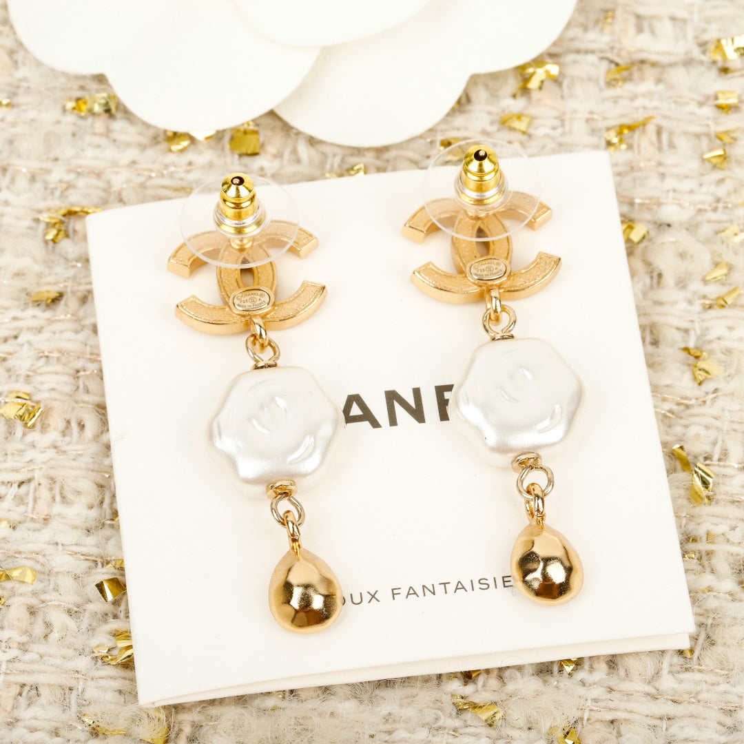 【関税負担なし・送料無料・代引可】シャネル ピアス 未使用 箱付き