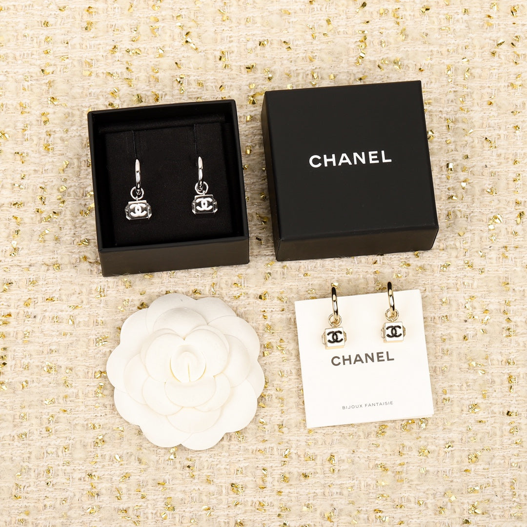 【関税負担なし・送料無料・代引可】シャネル ピアス 未使用 箱付き