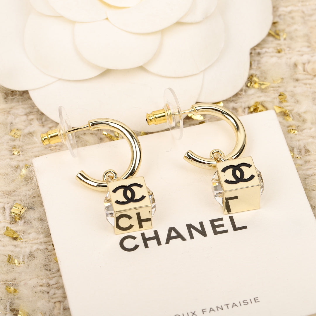 【関税負担なし・送料無料・代引可】シャネル ピアス 未使用 箱付き