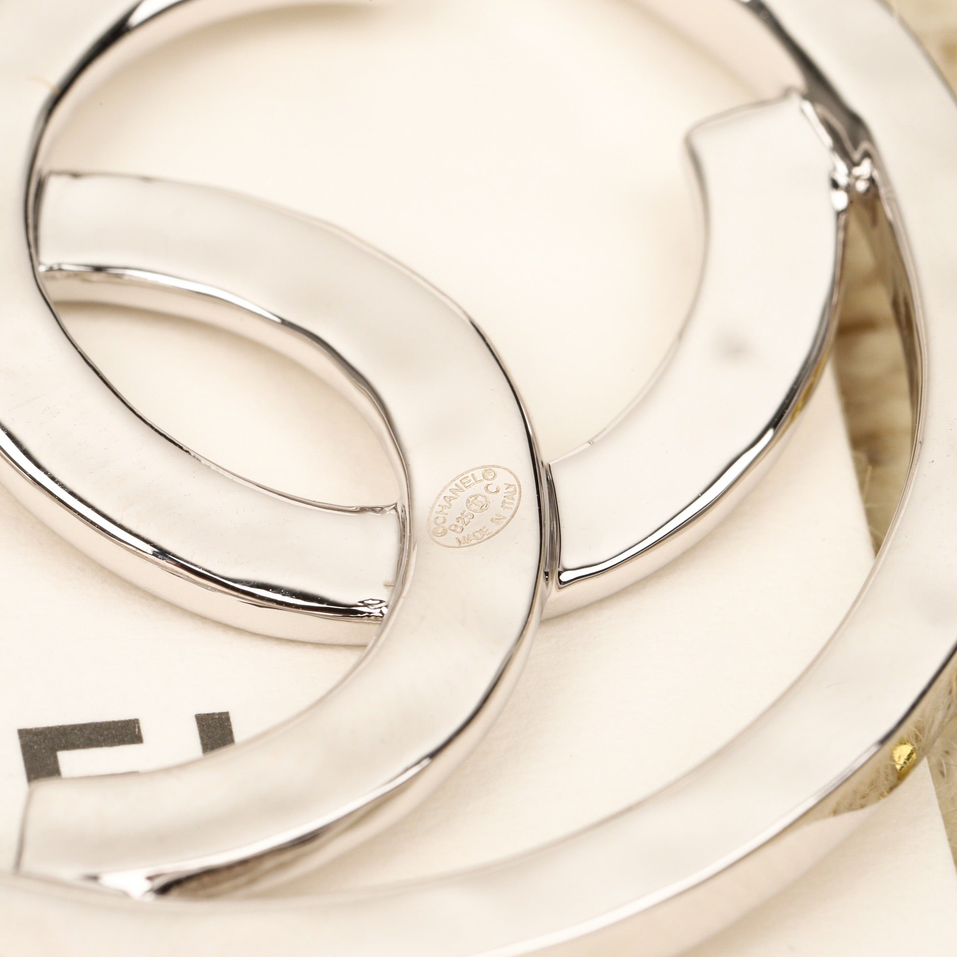 【関税負担なし・送料無料・代引可】シャネル ピアス 未使用 箱付き