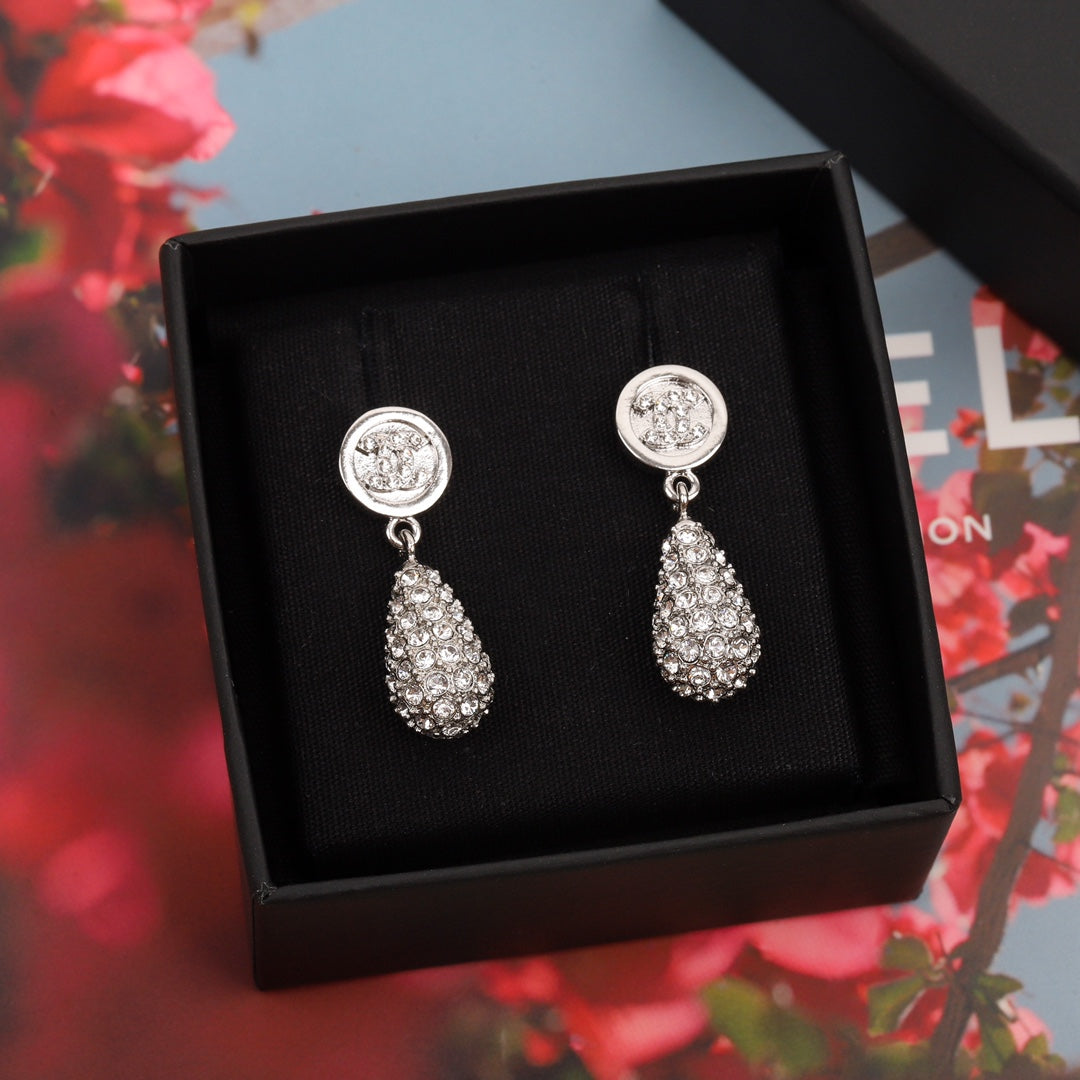 【関税負担なし・送料無料・代引可】シャネル ピアス 未使用 箱付き