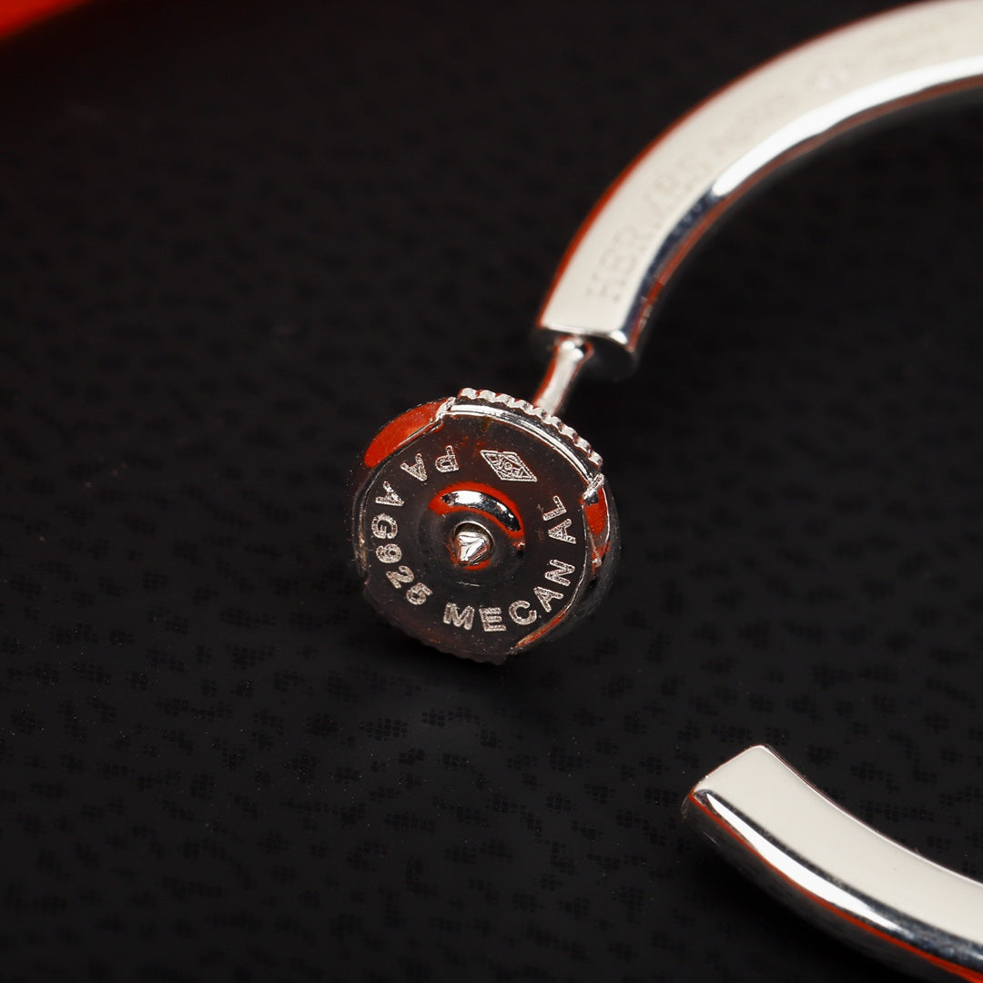 【関税負担なし・送料無料・代引可】エルメス ピアス 未使用 箱付き