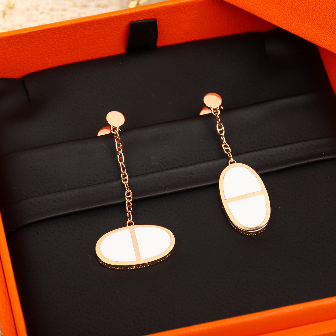 【関税負担なし・送料無料・代引可】【売れ筋】エルメス ピアス 未使用 箱付き