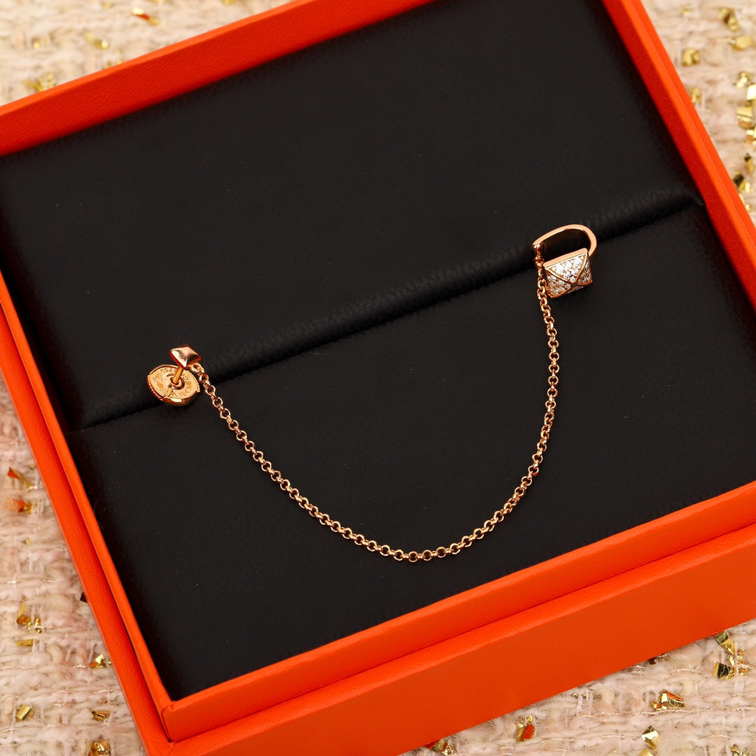 【関税負担なし・送料無料・代引可】エルメス ピアス 未使用 箱付き