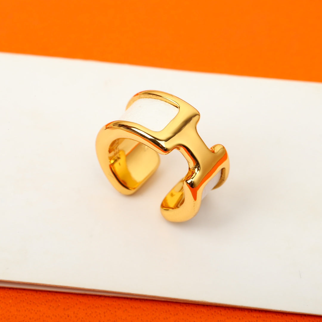 【関税負担なし・送料無料・代引可】エルメス ピアス 未使用 箱付き