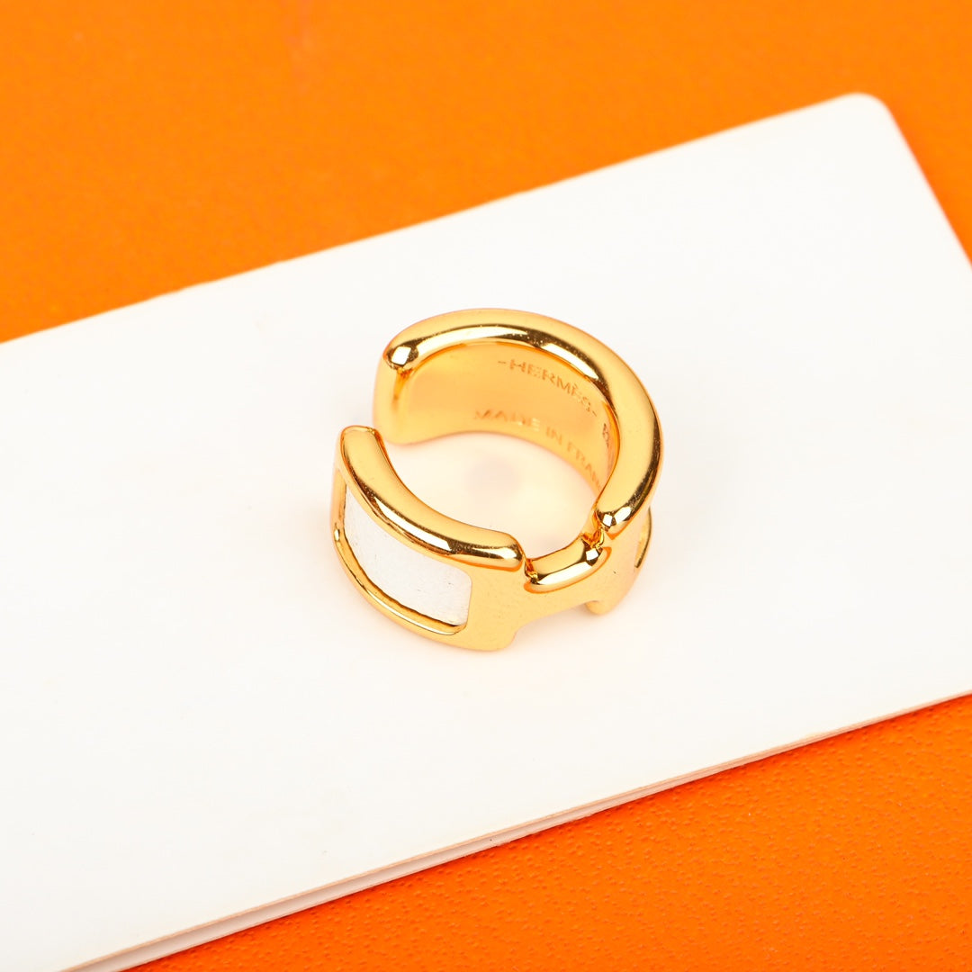 【関税負担なし・送料無料・代引可】エルメス ピアス 未使用 箱付き